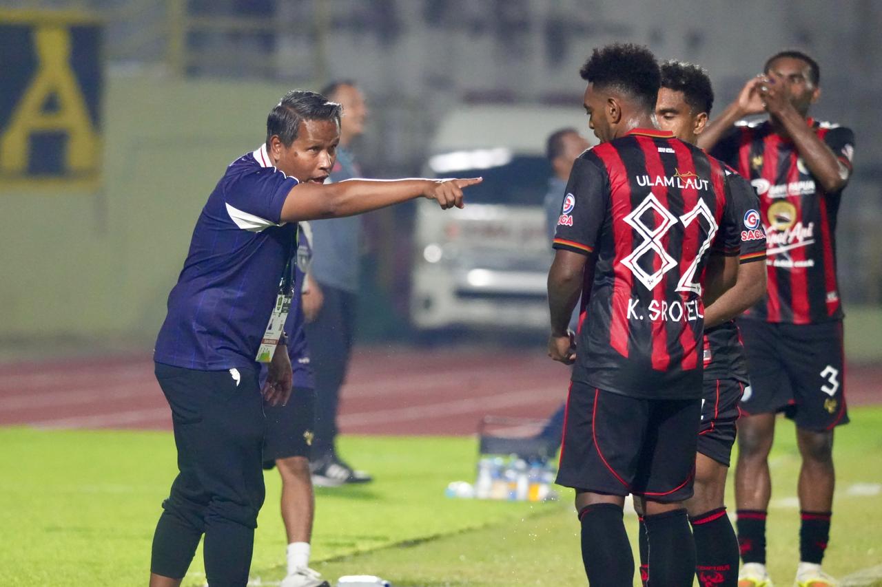 Alasan Ian Kabes, Boaz Solossa, dan Tinus Pae Tak Dibawa Persipura ke Banjarmasin
